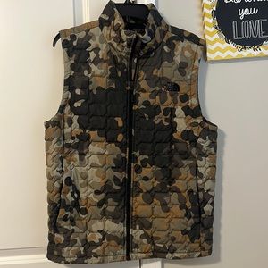 Men’s North Face puffer vest